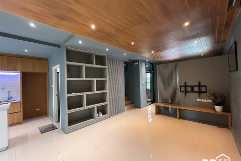 House in Bangkok, Thailand 4 bedrooms № 189391 - photo 4