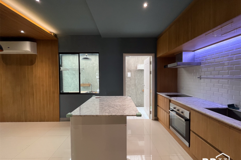 House in Bangkok, Thailand 4 bedrooms № 189391 - photo 7