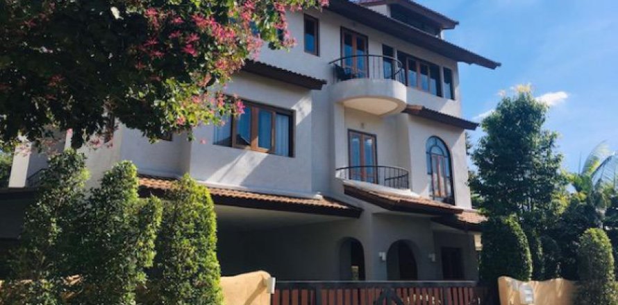 Villa in Hang Dong, Thailand 4 bedrooms № 193763