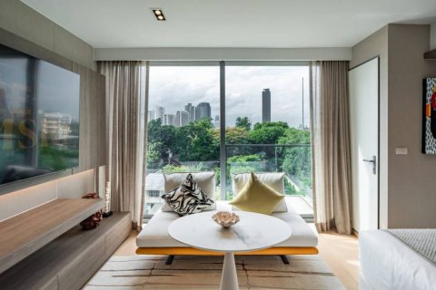 Condo in Bangkok, Thailand, 1 bedroom  № 114269 - photo 2