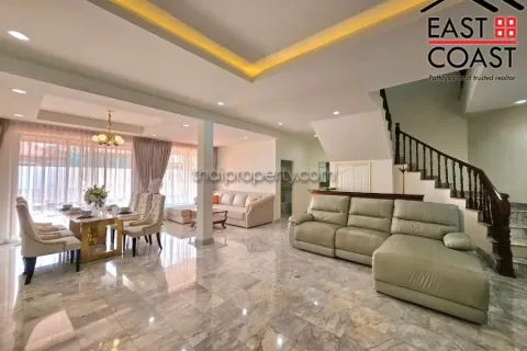 Casa de 4 dormitorios en Pattaya, Tailandia № 213183 - foto 12