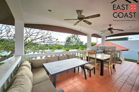 Casa de 4 dormitorios en Pattaya, Tailandia № 213183 - foto 6