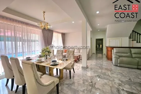 Casa de 4 dormitorios en Pattaya, Tailandia № 213183 - foto 14