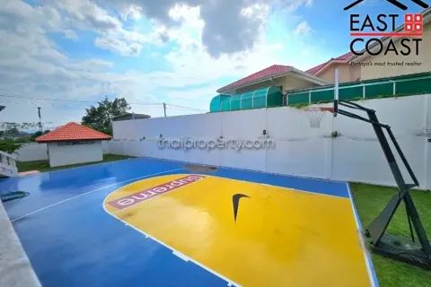 Casa de 4 dormitorios en Pattaya, Tailandia № 213183 - foto 4