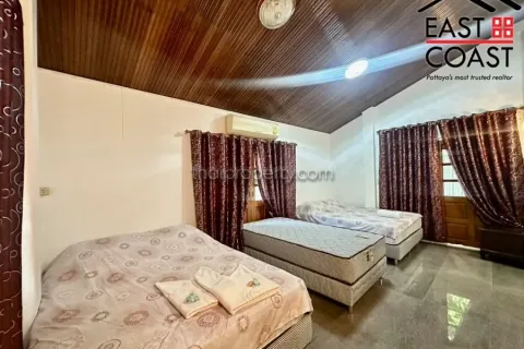Casa de 4 dormitorios en Jomtien Beach, Pattaya, Tailandia № 213185 - foto 14