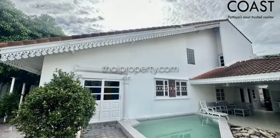 Casa de 4 dormitorios en Jomtien Beach, Pattaya, Tailandia № 213185