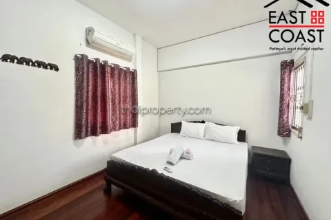 Casa de 4 dormitorios en Jomtien Beach, Pattaya, Tailandia № 213185 - foto 12