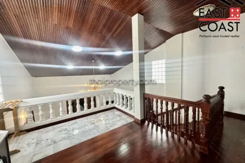 Casa de 4 dormitorios en Jomtien Beach, Pattaya, Tailandia № 213185 - foto 5