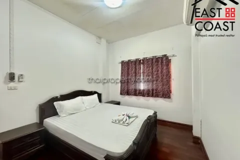 Casa de 4 dormitorios en Jomtien Beach, Pattaya, Tailandia № 213185 - foto 9