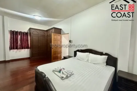 Casa de 4 dormitorios en Jomtien Beach, Pattaya, Tailandia № 213185 - foto 6