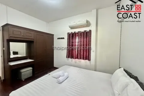 Casa de 4 dormitorios en Jomtien Beach, Pattaya, Tailandia № 213185 - foto 10