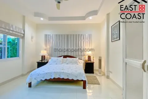 Casa de 3 dormitorios en Pattaya, Tailandia № 213182 - foto 14