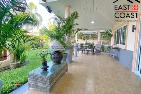Casa de 3 dormitorios en Pattaya, Tailandia № 213182 - foto 3