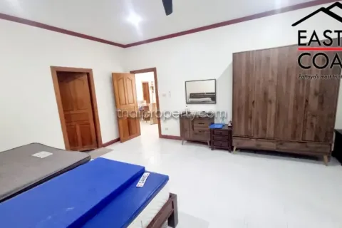 Casa de 3 dormitorios en Pattaya, Tailandia № 213179 - foto 10