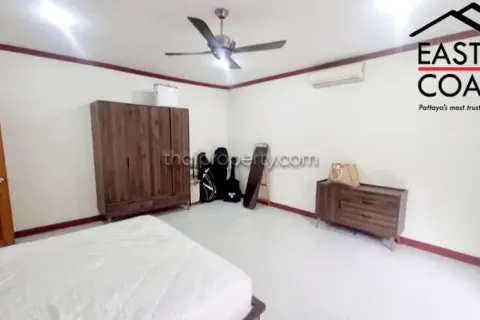 Casa de 3 dormitorios en Pattaya, Tailandia № 213179 - foto 12
