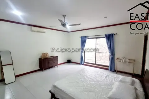 Casa de 3 dormitorios en Pattaya, Tailandia № 213179 - foto 13