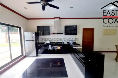 Casa de 3 dormitorios en Pattaya, Tailandia № 213179 - foto 4