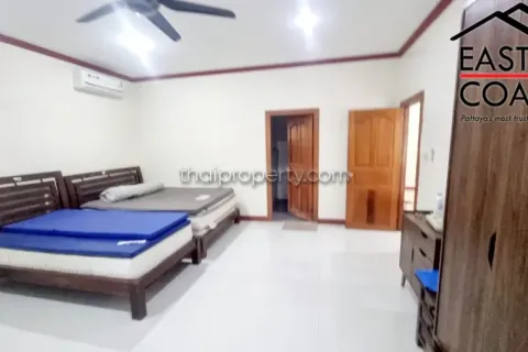 Casa de 3 dormitorios en Pattaya, Tailandia № 213179 - foto 9
