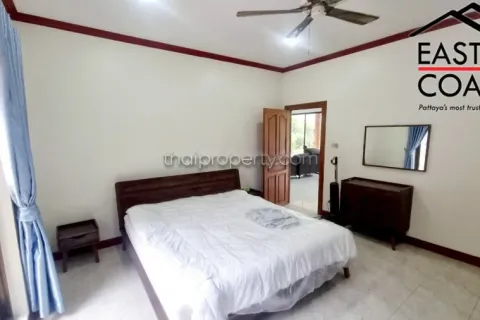 Casa de 3 dormitorios en Pattaya, Tailandia № 213179 - foto 15