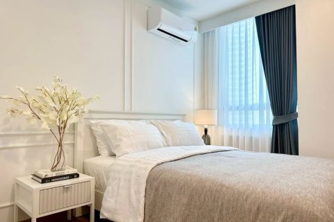 Condo in Pathum Wan, Bangkok, Thailand, 3 bedrooms № 178878 - photo 2