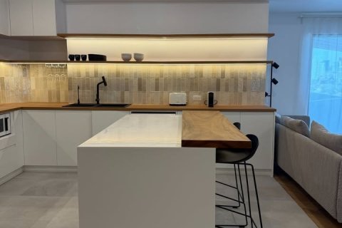 Condo in Bangkok, Thailand, 3 bedrooms № 178877 - photo 3