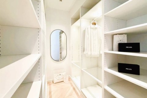 Condo in Bangkok, Thailand, 3 bedrooms  № 180444 - photo 13