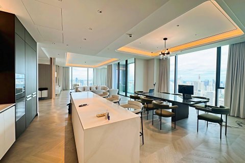 Condo in Bangkok, Thailand, 3 bedrooms  № 180445
