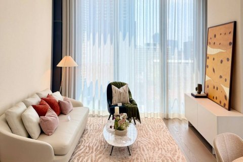 Condo in Bangkok, Thailand, 1 bedroom  № 180447 - photo 2