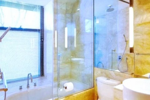 Condo in Bangkok, Thailand, 2 bedrooms  № 119026 - photo 10