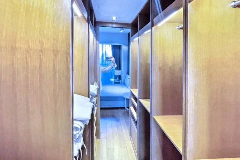 Condo in Bangkok, Thailand, 2 bedrooms  № 119026 - photo 7