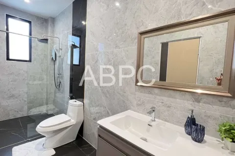 Casa de 3 dormitorios en Pattaya, Tailandia № 211595 - foto 6