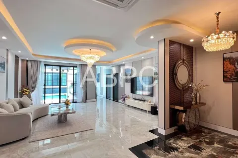 Casa de 3 dormitorios en Pattaya, Tailandia № 211595 - foto 10