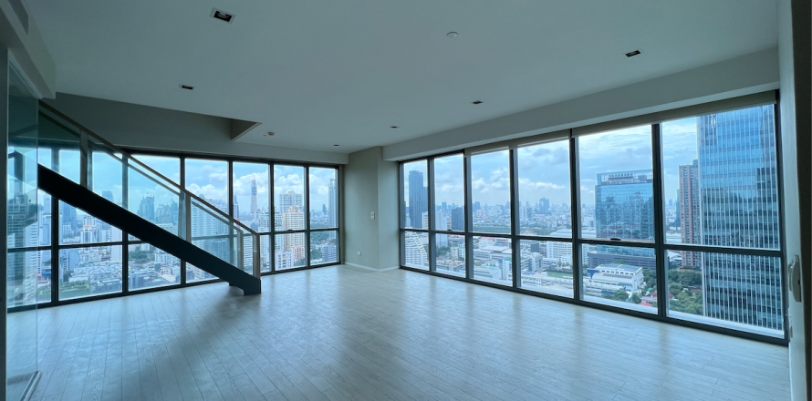 Кондоминиум с 2 спальнями в Ваттхане, Бангкок, Таиланд № 158217