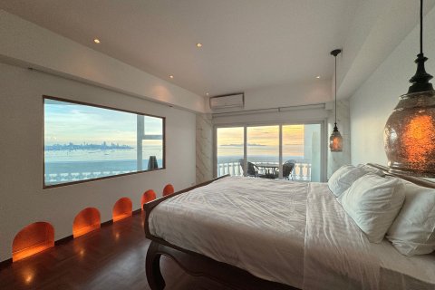 Condo in Pattaya, Thailand, 2 bedrooms  № 151671 - photo 12