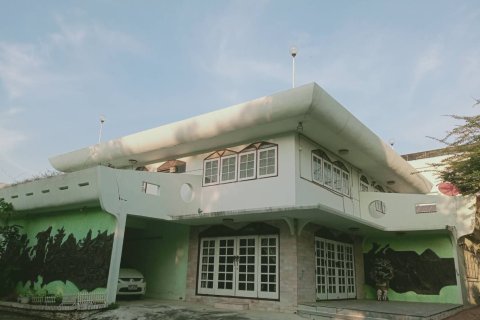 House in Chatuchak, Bangkok, Thailand 6 bedrooms № 149831 - photo 1