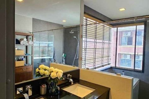 Кондоминиум с 2 спальнями в Кхлонг Сане, Бангкок, Таиланд № 137245 - фото 12