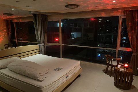 Studio dans le Condo à Watthana, Bangkok, Thaïlande  № 152754 - photo 10