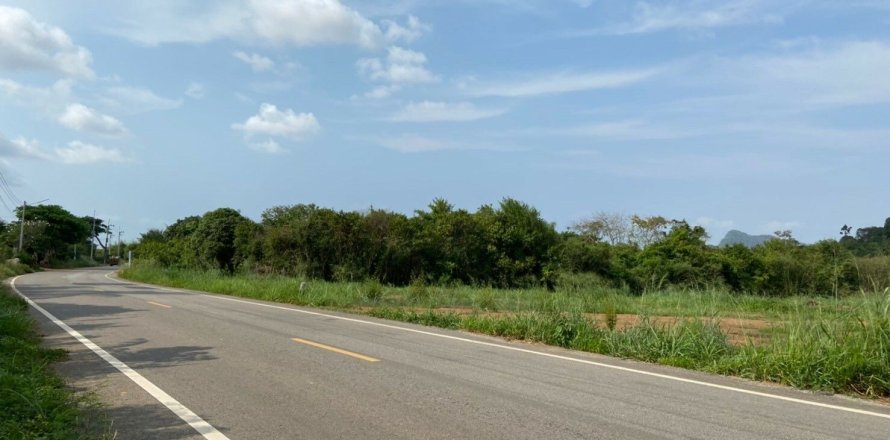 Land in Pattaya, Thailand 7200 sq.m. № 150174