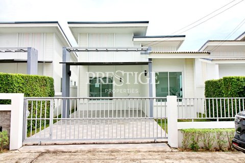 House in Pattaya, Thailand 23 bedrooms № 198647
