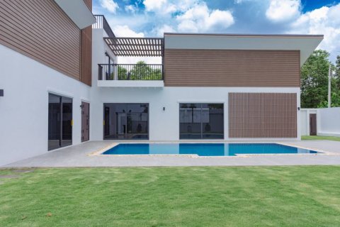 House in Hua Hin, Thailand 3 bedrooms № 135180 - photo 2