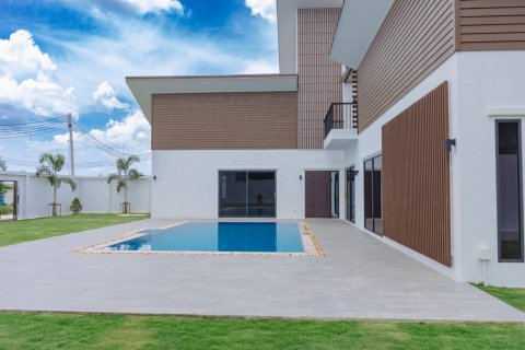 House in Hua Hin, Thailand 3 bedrooms № 135180 - photo 3