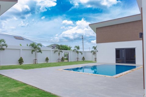 House in Hua Hin, Thailand 3 bedrooms № 135180 - photo 5