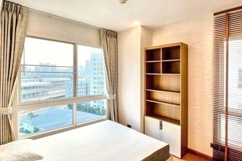 Кондоминиум с 2 спальнями в Хуай Кванге, Бангкок, Таиланд № 135181 - фото 4