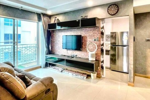 Кондоминиум с 2 спальнями в Хуай Кванге, Бангкок, Таиланд № 135181 - фото 1