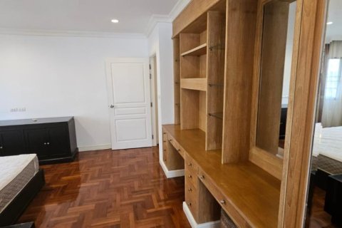 Condo à Watthana, Bangkok, Thaïlande, 3 chambres № 205310 - photo 20