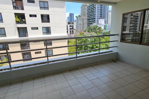 Condo à Watthana, Bangkok, Thaïlande, 3 chambres № 205310 - photo 14