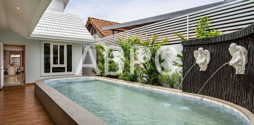 Casa de 4 dormitorios en Pattaya, Tailandia № 211657