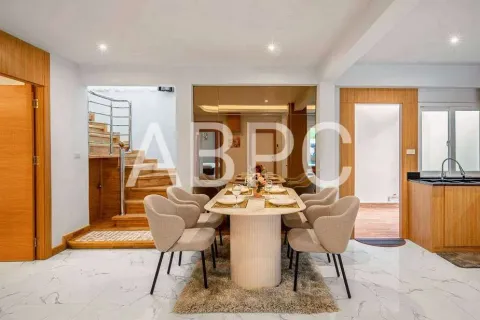 Casa de 4 dormitorios en Pattaya, Tailandia № 211657 - foto 10