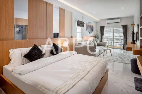 Casa de 4 dormitorios en Pattaya, Tailandia № 211657 - foto 9