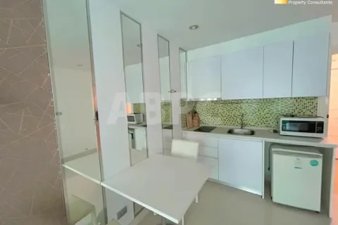 Condominio de 1 dormitorio en Jomtien Beach, Pattaya, Tailandia № 211655 - foto 4